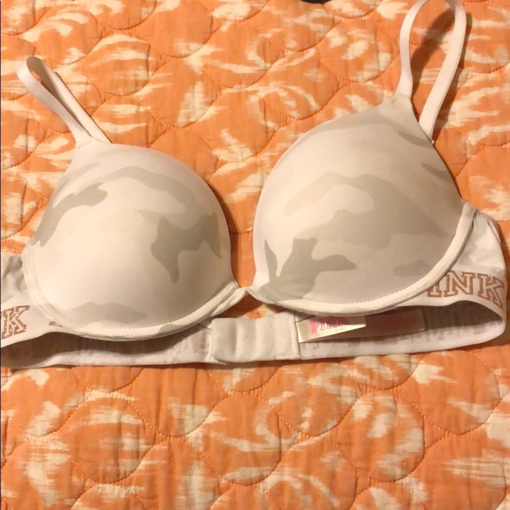 Wear everywhere camo bra